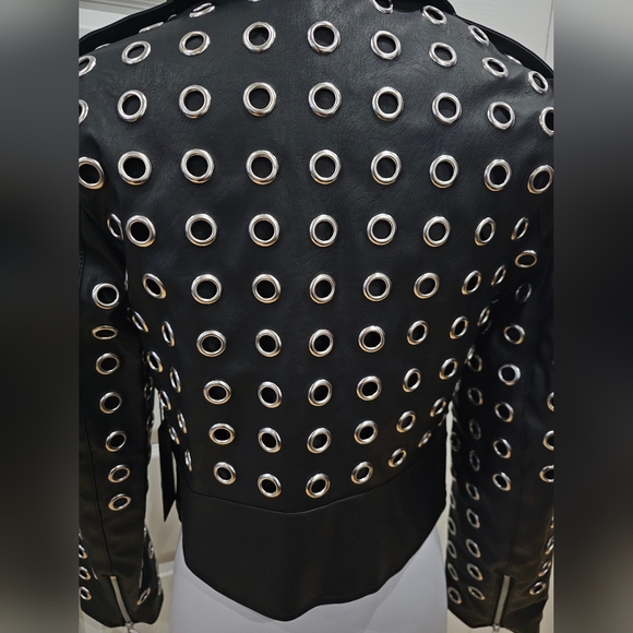 Unique Forever 21 Punk Goth Silver Grommet Black Faux Leather Jacket S - Picture 4 of 7